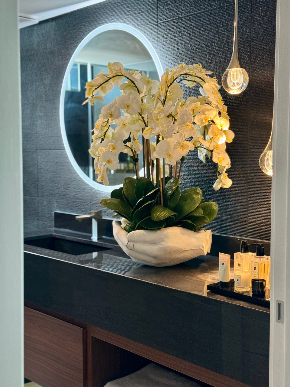 WHTHANDS6__25273.1714863531.1280.1280